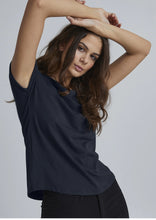 Load image into Gallery viewer, Pamila Tshirt - Navy
