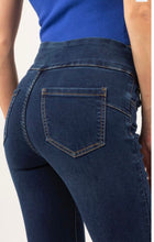 Load image into Gallery viewer, Tocado Jeans - Medium Wash
